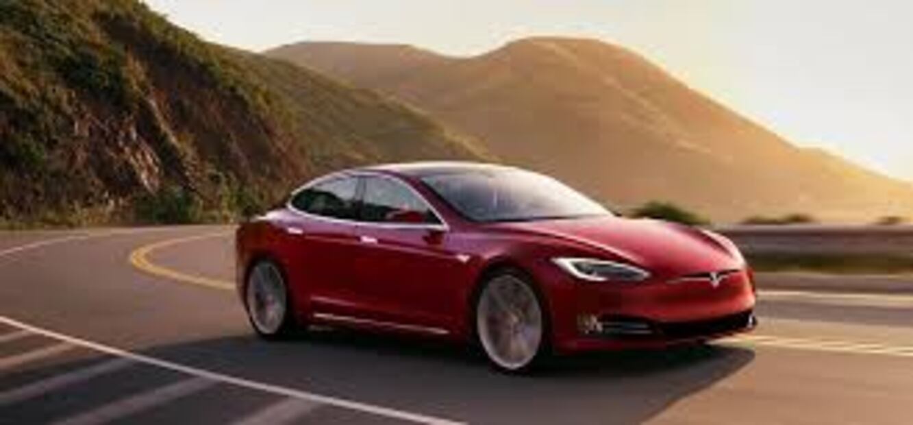 Tesla pierde subsidio por sus altos precios