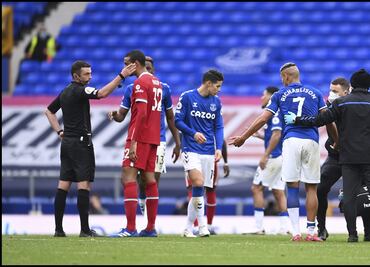 Polémica en el empate entre Everton y Liverpool en la Premier League