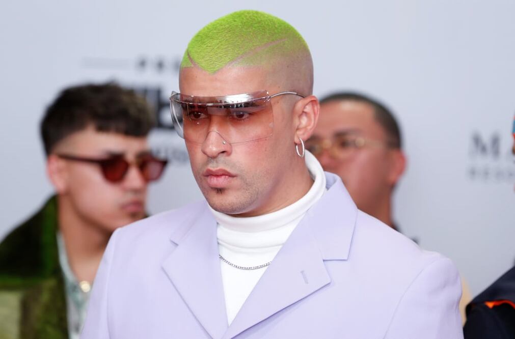 Bad Bunny no sé dio cuenta que ganó un premio por estar metido en Instagram. Foto:AP