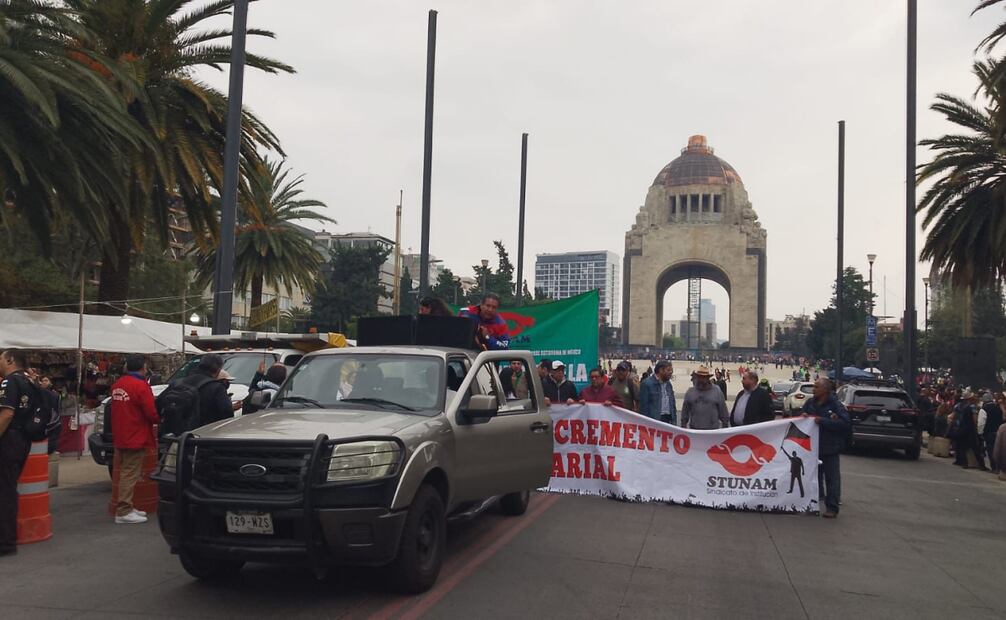 Trabajadores STUNAM marchan hacia el Zócalo capitalino. Foto: Especial
