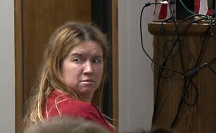 Madre estrangula a su hijo en EU, agrede a otro y se hiere tras ideas paranoicas sobre Guerra Rusia-Ucrania