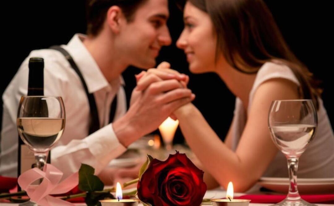 San Valentín no se trata de cuánto se gasta, sino de la intención y el amor con el que se planifica la celebración. Fuente: Freepik.