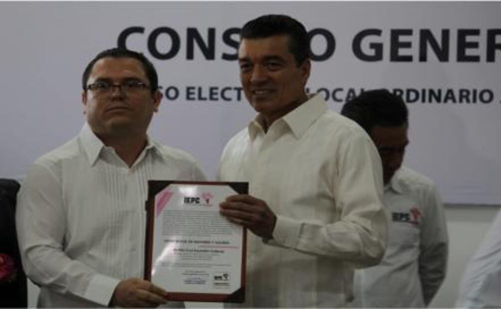 Recibe Rutilio Escandón constancia de gobernador electo de Chiapas