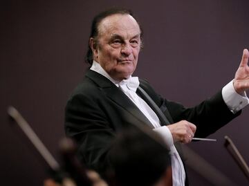Mujeres denuncian al director de orquesta Charles Dutoit por acoso