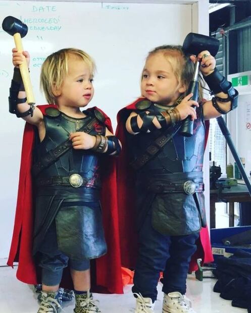 Las tiernas fotos de Chris Hemsworth con su pequeña hija en el set de "Thor: Love and Thunder"