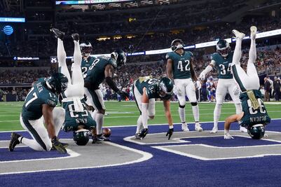 Eagles aplasta a los Cowboys en la semana 10 de la NFL