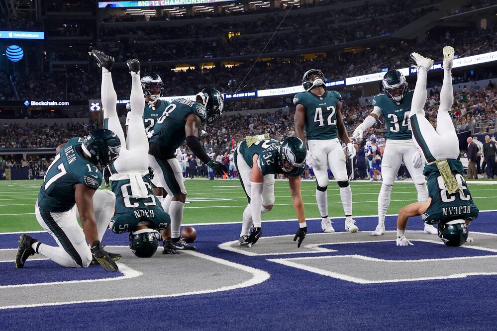 Los Eagles ganan a Dallas por paliza / Foto: AP