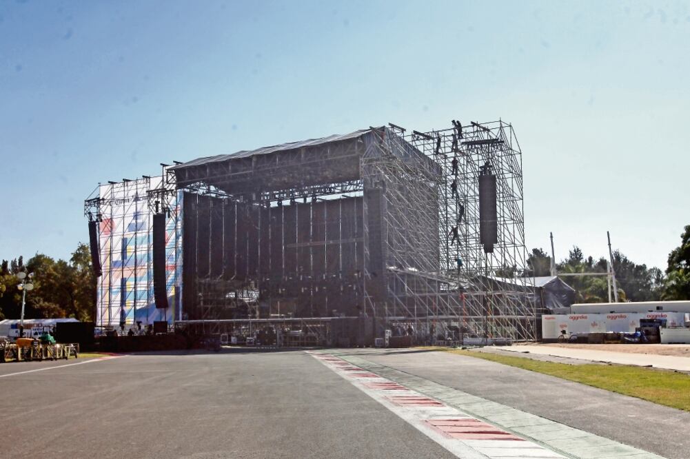 Habrá cuatro escenarios, el principal pesa 50 toneladas, únicamente por sonido e iluminación. (NADYA MURILLO. EL UNIVERSAL)