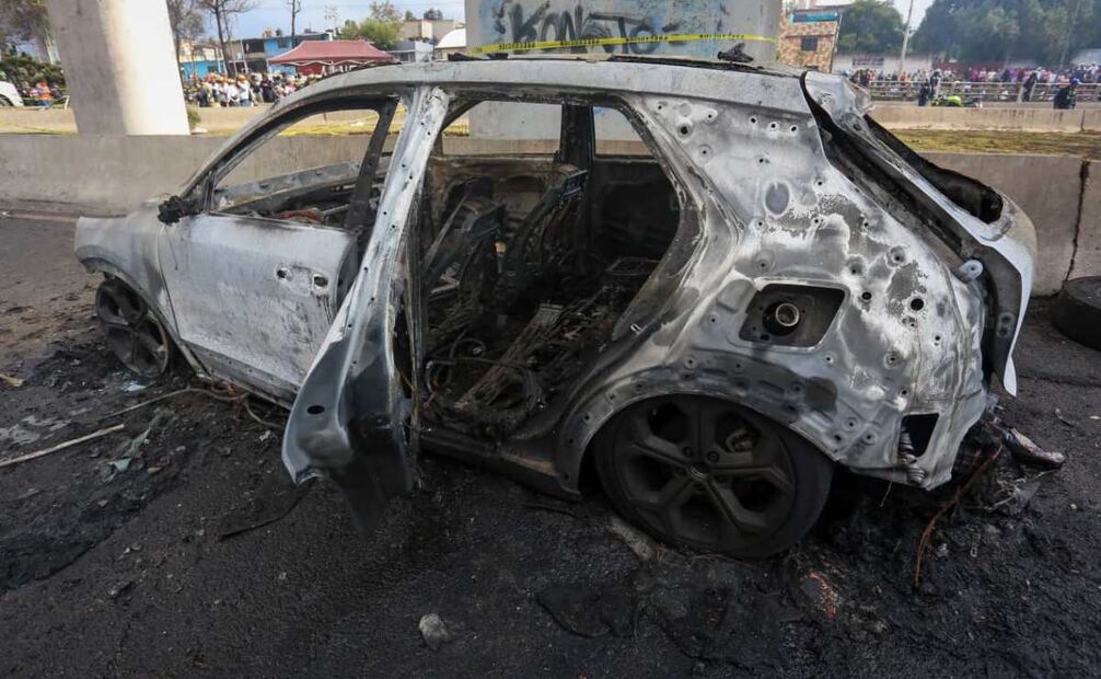 Aspectos de daños por accidente de volcadura que provoca explosión de Pipa de Gas LP en el Puente de la Concordia este 10 de septiembre de 2025. Foto: Luis Camacho/ EL UNIVERSAL