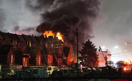 VIDEOS Momento exacto en que aeronave mexicana se estrella en Philadelphia; hay 6 muertos