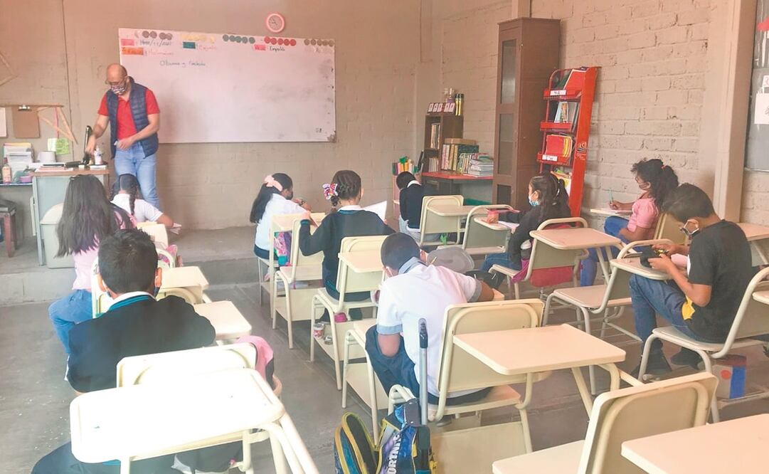 Especialistas recordaron que con la apertura de escuelas en junio pasado no sólo hubo contagios entre profesores y personal educativo, también enfermaron los alumnos. Foto: Archivo/ EL UNIVERSAL.