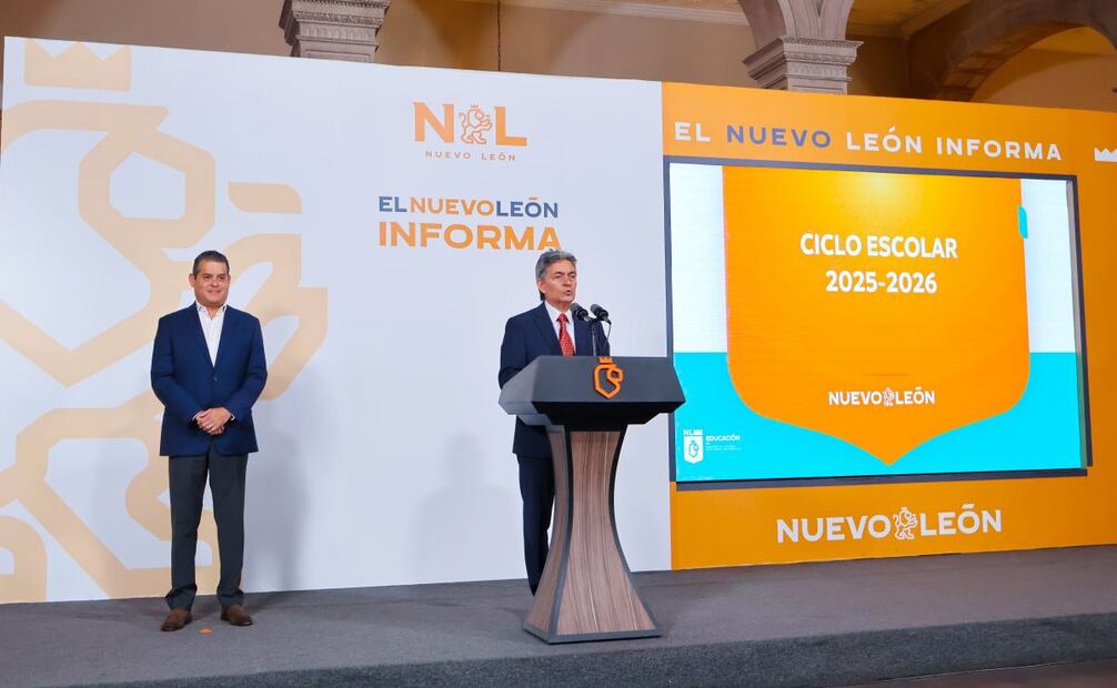 Juan Paura García, secretario de Educación de Nuevo León y Luis Fernando Domínguez director del Instituto Constructor de Infraestructura Física Educativa y Deportiva. Foto: Especial