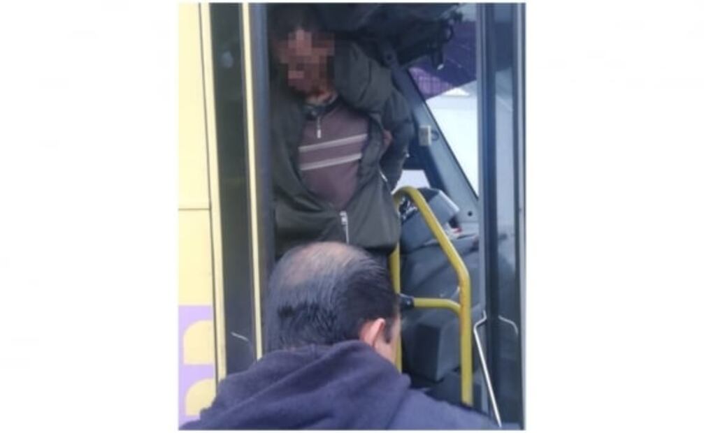 Pasajeros "justicieros" frustran asalto, matan a delincuente y hieren a otro en Tlalnepantla