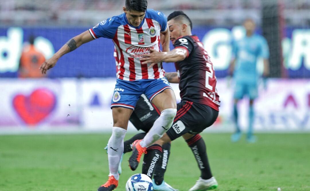 Alan Pulido cambia el futbol por la música. Foto Imago7
