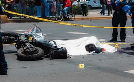 Muere motociclista tras choque con unidad del Metrobús en Xochimilco; hasta el momento se desconoce la identidad de la víctima