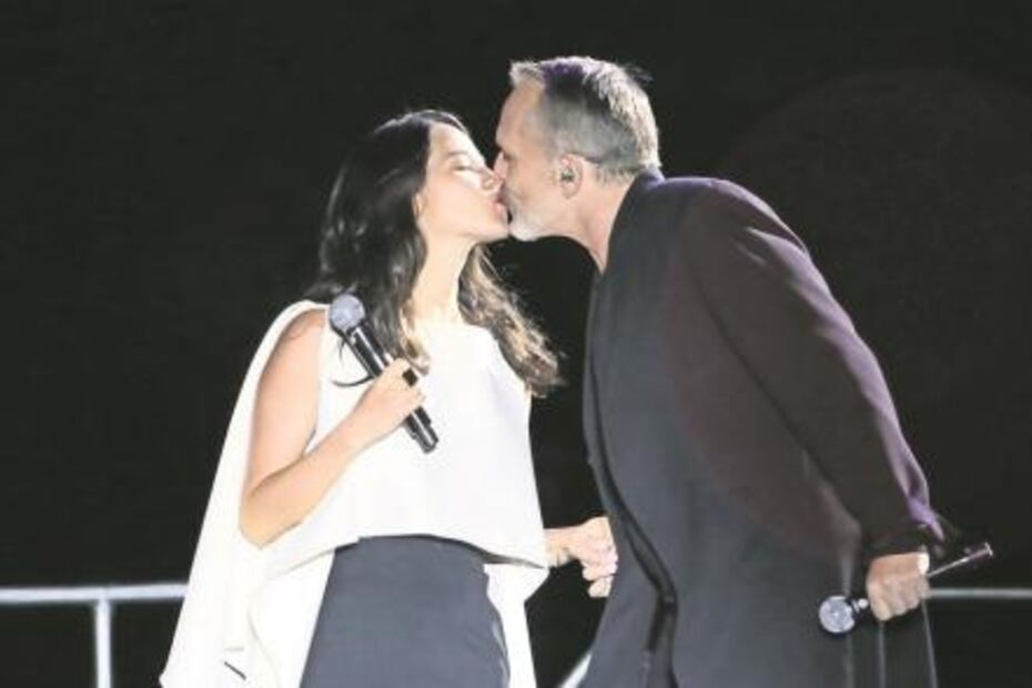 Bosé se pone del lado de los migrantes