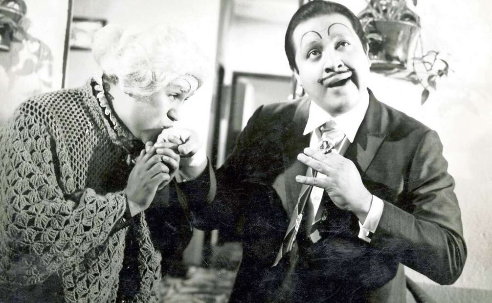 Junto a Enrique Cuenca formó el dúo cómico Los Polivoces en 1960 y debutaron en el Teatro Ideal. Fotos: Archivo / EL UNIVERSAL y Especial