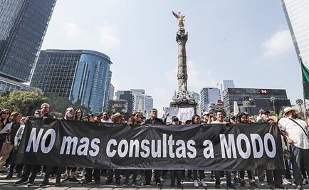 5,500 Mexicans march in favor of new airport