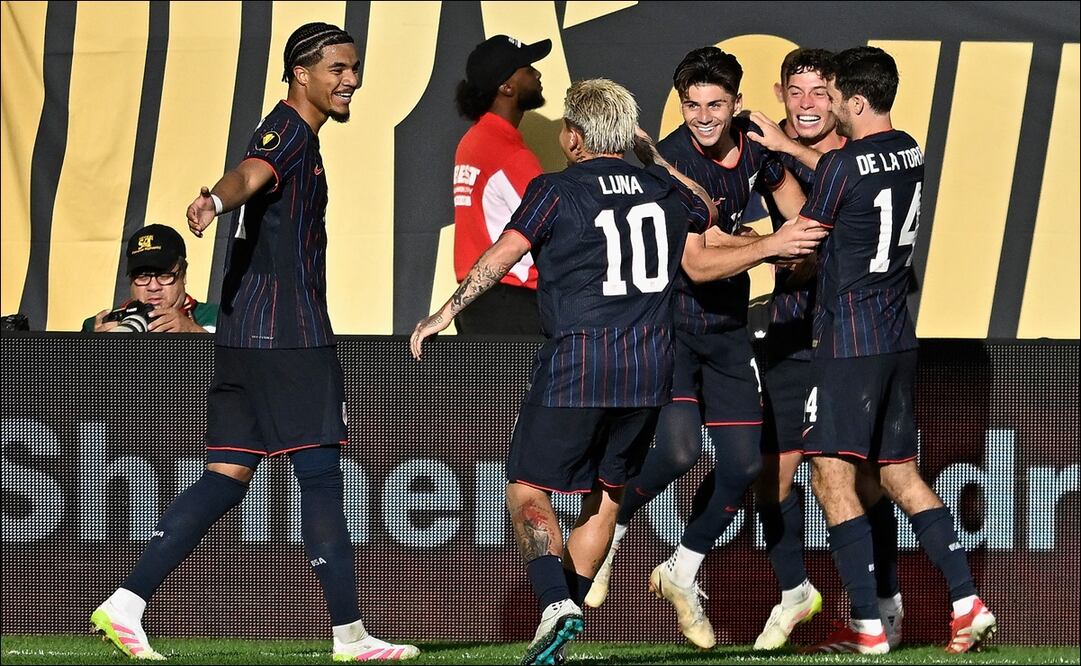 Estados Unidos sufrió para eliminar a la Costa Rica de Miguel Herrera y jugará semifinales contra la Guatemala de Luis Fernando Tena / FOTO: AFP