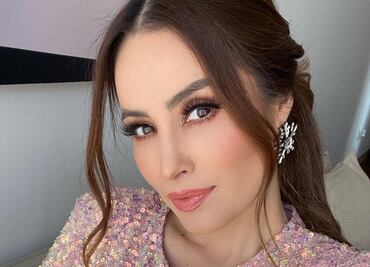 Cynthia Rodríguez luce impactante con blazer animal print