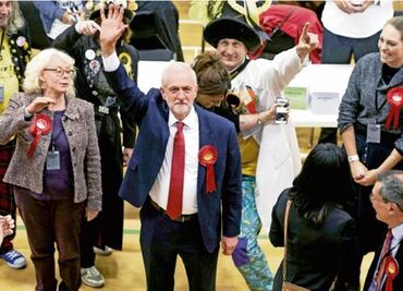 Theresa May lost majority; labourists request her resignation