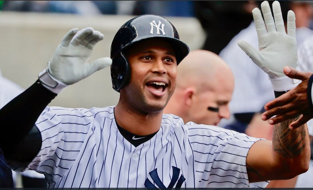Aaron Hicks celebra un cuadrangular - Foto: Especial