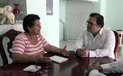 Governor of Veracruz meets with family of Daphne 