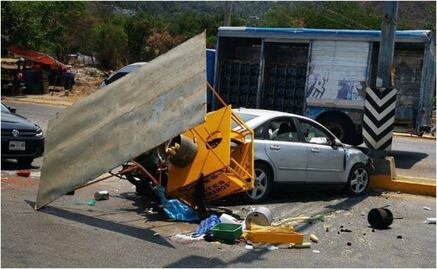 Mueren padre vendedor de elotes y su hijo de 9 años atropellados en Acapulco