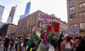 Trump frena redadas antimigrantes en granjas, hoteles y restaurantes; teme los efectos de sus métodos, según NYT
