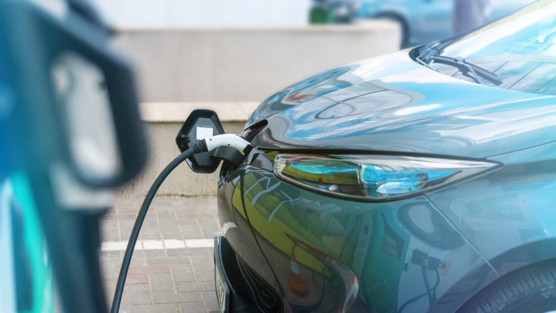 Auto eléctrico. Foto: Freepik