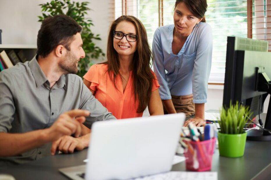El impacto de la inteligencia artificial en el empleo es inminente y las empresas deberán prepararse para una transformación laboral sin precedentes. Fuente: Freepik.