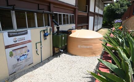 Gobernadora de Morelos pone en marcha sistema de captación de agua pluvial en escuelas para enfrentar sequía; suman 165 equipos instalados