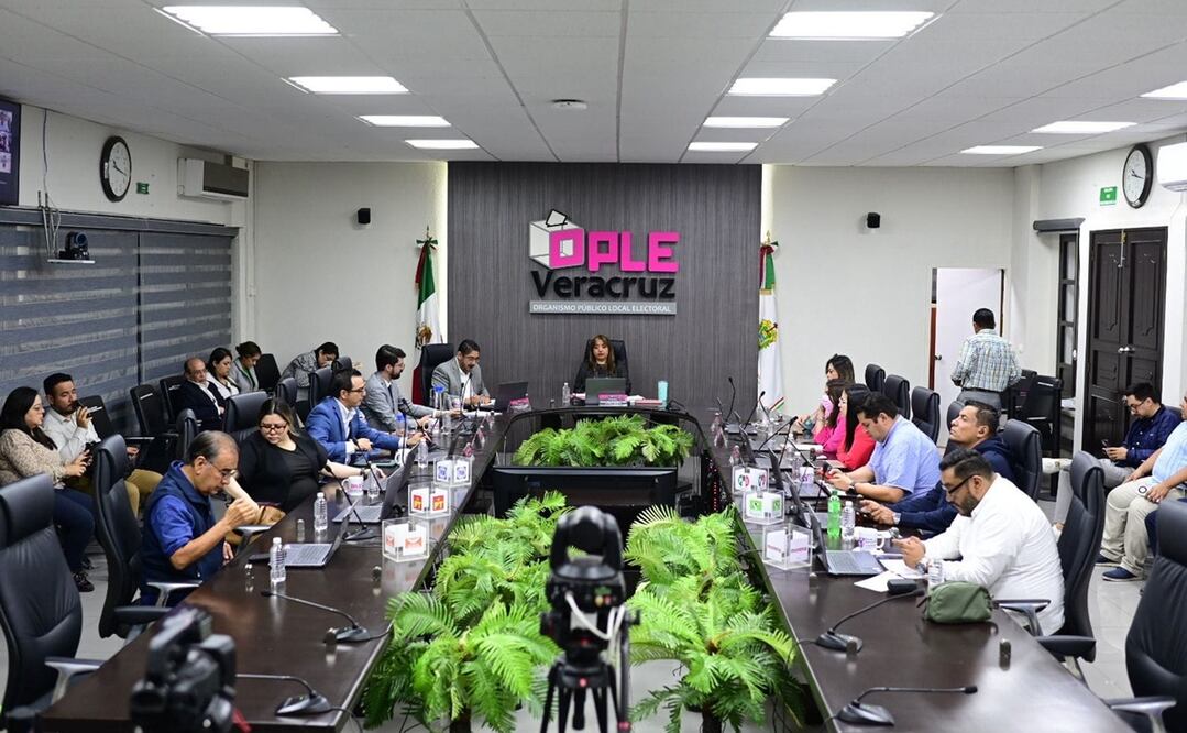El OPLE Veracruz aprobó 11 mil 984 postulaciones por partidos políticos y 158 postulaciones a cargos edilicios derivados de las 15 candidaturas independientes. Foto: Especial