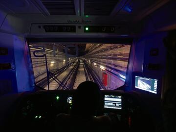 En circulación, el sexto tren automatizado en la L1 del Metro