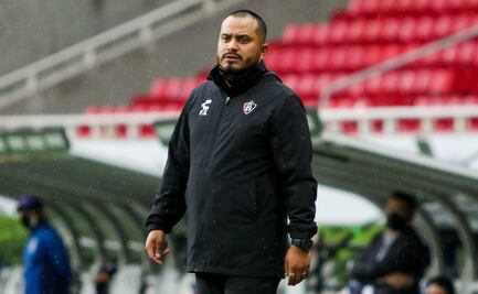 Fernando Samayoa, técnico de Atlas, arremete contra el arbitraje de la Liga MX Femenil