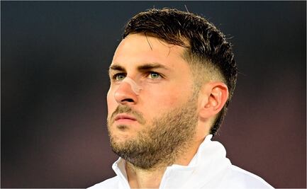 Santiago Giménez recibe elogios de estrella del AC Milan; "Es un buen tipo y es divertido tenerlo en el vestidor"