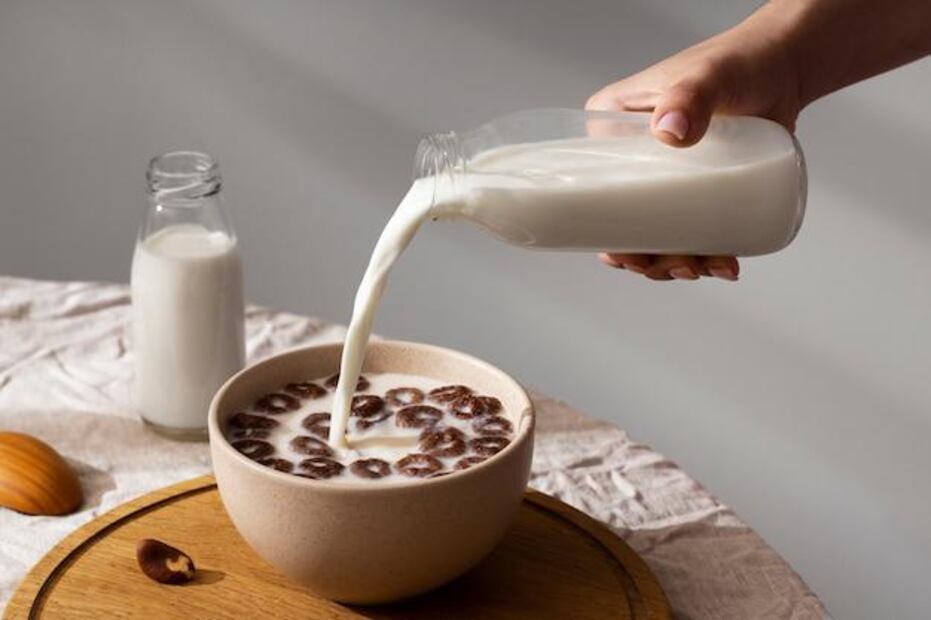 Harvard revela un poderoso secreto sobre la leche de vaca y sus alternativas. Fuente: Freepik.