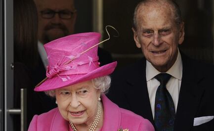 La Reina Isabel II y su esposo reciben vacuna contra Covid-19