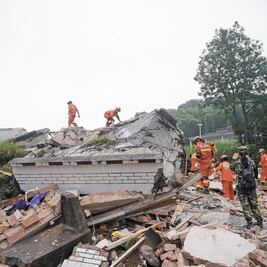 Suben a 13 los muertos por sismos en China