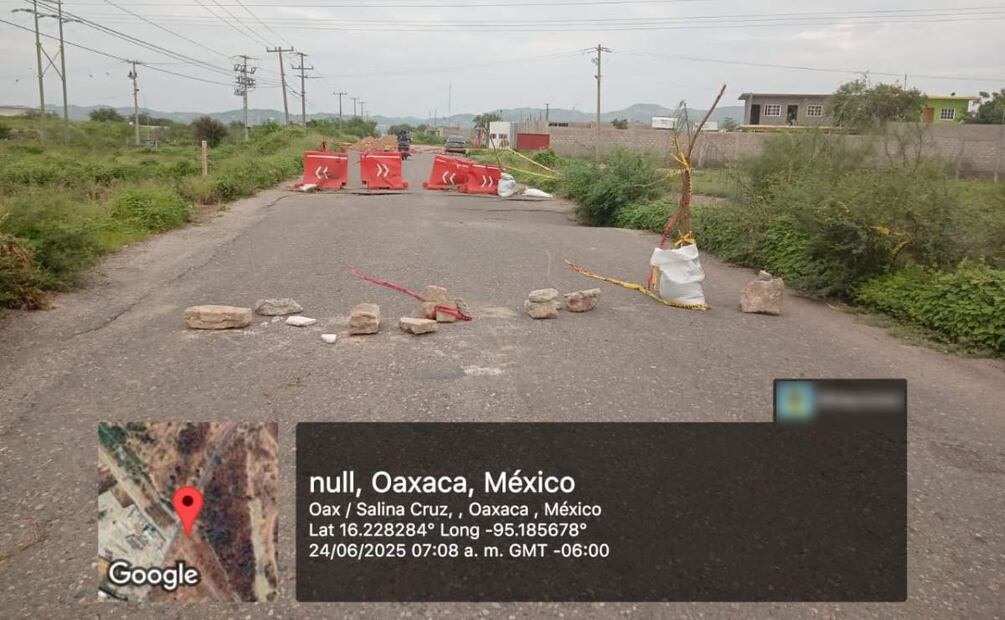 El puente dañado comunica con Salina Cruz, Oaxaca (09/07/2025). Foto: Especial