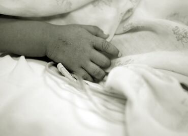 Muere uno de los 5 menores lesionados tras explosión de barril de pólvora en Guerrero