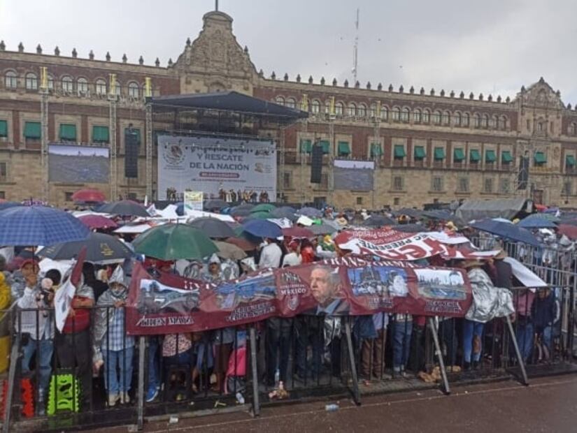 Mitin por aniversario de la Expropiación Petrolera en el Zócalo de la CDMX, minuto a minuto