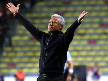 Roberto Hernández no es más DT de Morelia