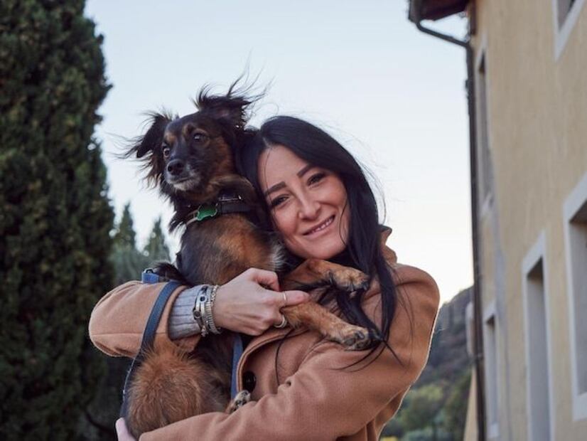 Demostrar amor a tu perro es entenderlo, respetarlo y brindarle una vida equilibrada y feliz. Fuente: Freepik.