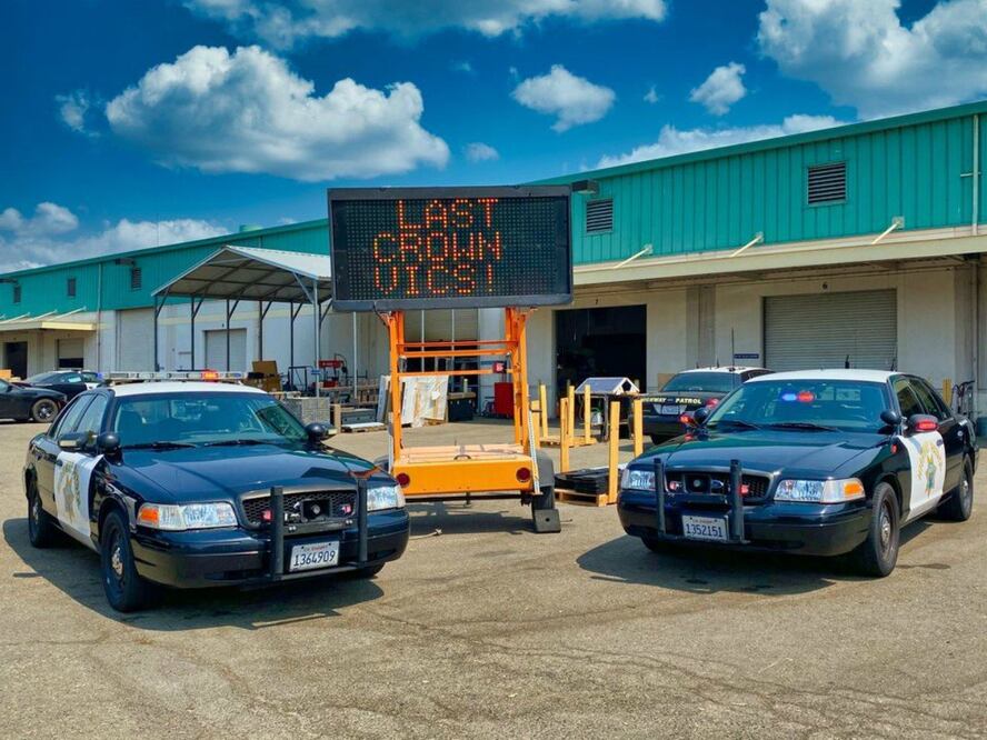 El último Ford Crown Victoria policíal se retira con un patrullaje final