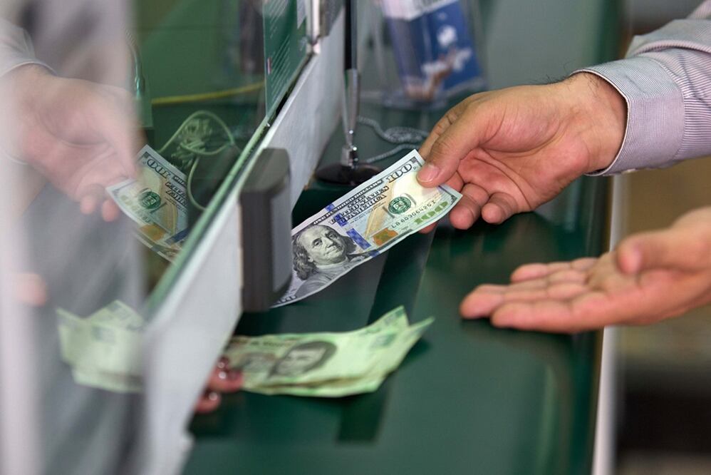 Ofertarán 200 mdd diarios, lo que dará estabilidad al mercado, asegura la SHCP (RAÚL TINOCO. EL UNIVERSAL)