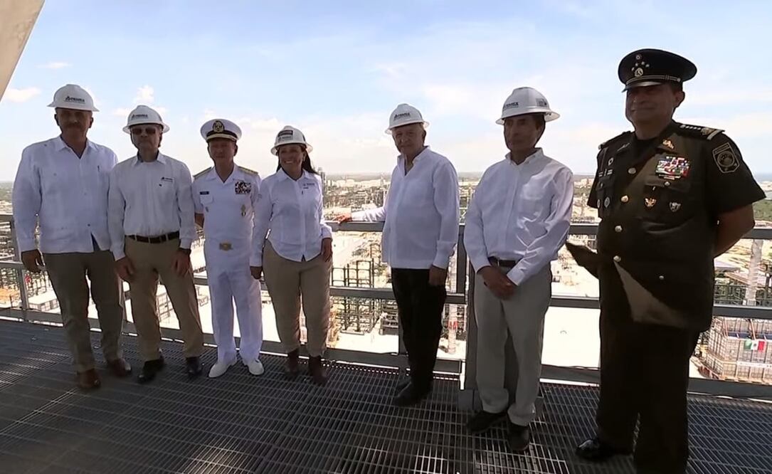 El presidente López Obrador aseguró que Dos Bocas, Tabasco, fue el mejor sitio para la construcción de la nueva refinería. Foto: especial