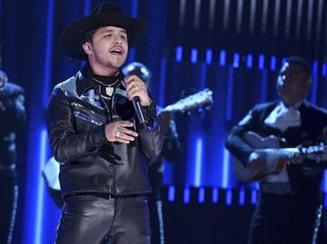Los padres de Christian Nodal podrían pisar la cárcel: Universal Music
