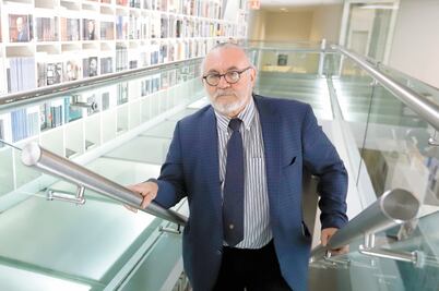 Con novela autobiográfica, Sealtiel Alatriste busca redimirse