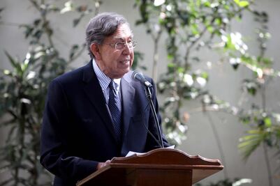 Cuauhtémoc Cárdenas pide firmas en apoyo a Marichuy